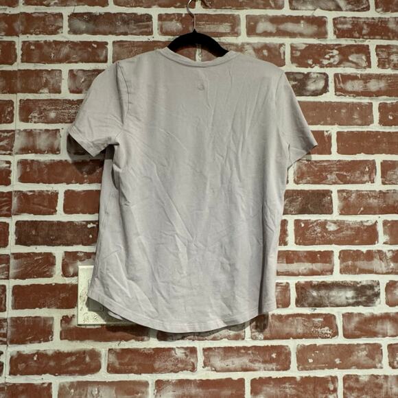 Lululemon Love Curved Hem Crewneck T-Shirt Lilac Ether Size 4 GUC Womens - Picture 2 of 9